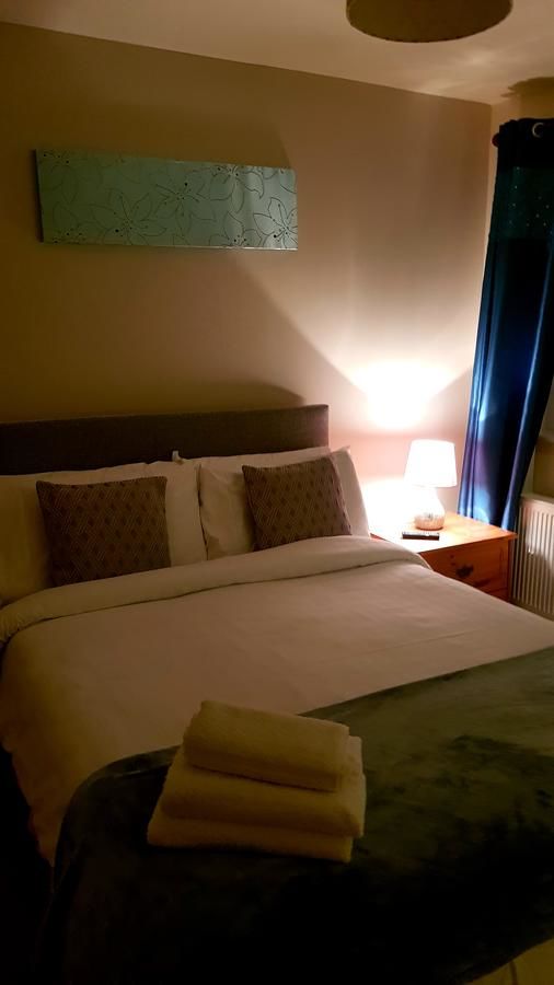 Отели типа «постель и завтрак» The Auld Triangle B&B Лохрей